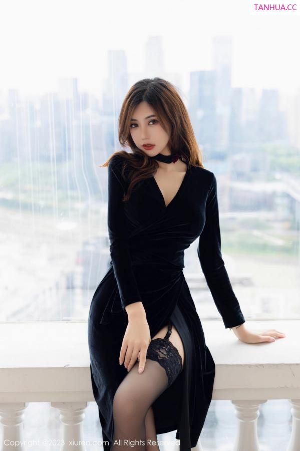 綺裡嘉 绮里嘉 [XiuRen]高清写真图 2023.06.30 No.7005 绮里嘉ula 黑丝美腿第3张图片